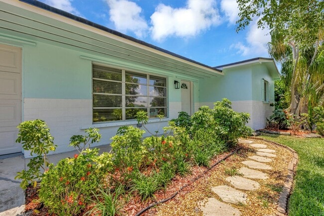 Photo - 3837 NE Melba Dr