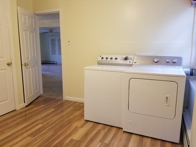 Building Photo - 30 Hobson Ave