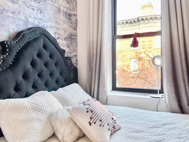 Photo - Park Slope Huge room, terrace, by Prospect Park#33 Unit 3FL