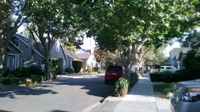 Charming Cozy Neighborhood - 47 Atlas Ave Apartments Unit 2