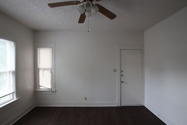 Photo - Schedule A Tour Today! 1 Bedroom 1 Bath Apartment in the Heart of Tyler!