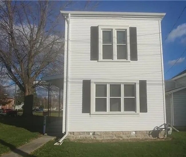 Building Photo - 214 N. Third