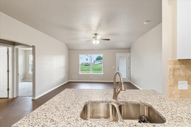 Photo - 410 Grove St