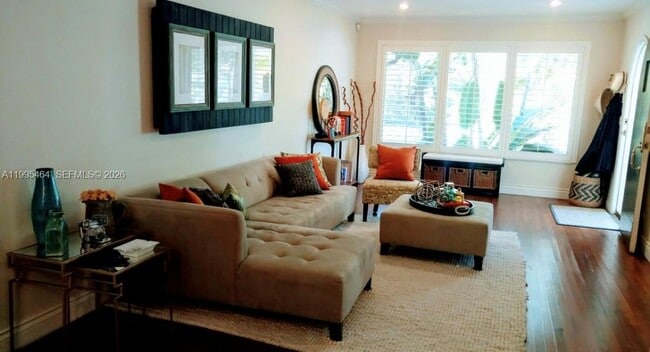 Photo - 5718 SW 48th St