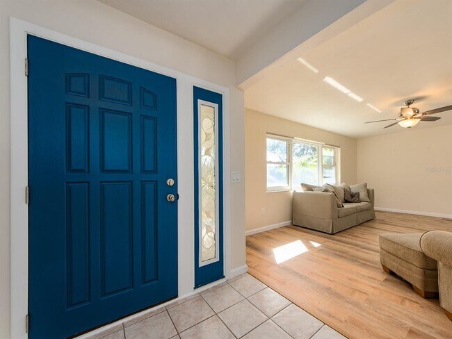 Photo - 2395 6th Ave SW