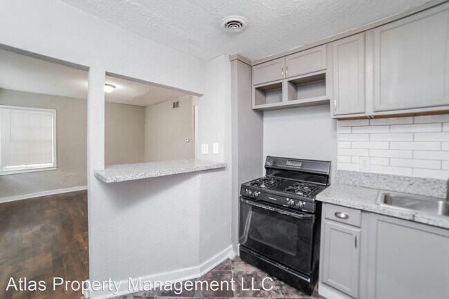 3 br, 1 bath House - 5015 E Linwood Blvd - 3 br, 1 bath House - 5015 E Linwood Blvd