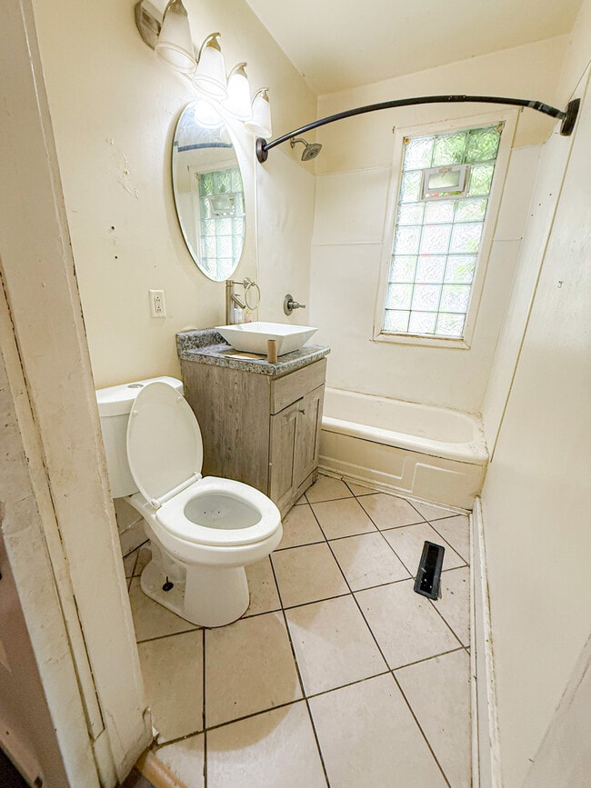 Photo - 3718 N 2nd Ln Unidad 1