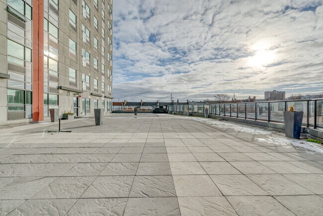 Photo - 220 Cannon St E