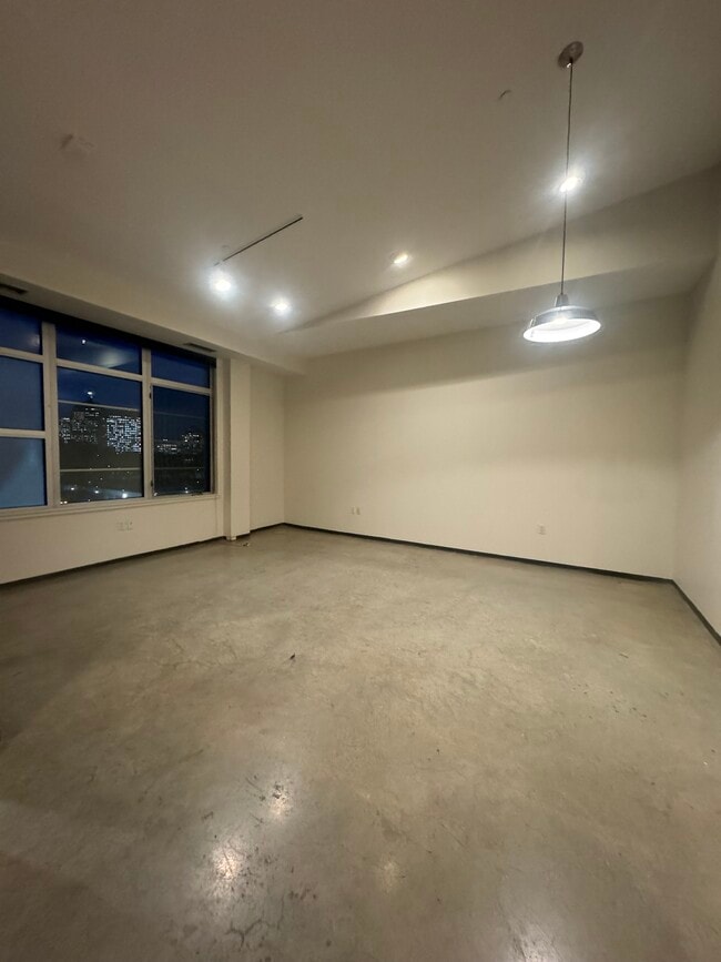 Photo - 160 E Berkeley St Unit 308