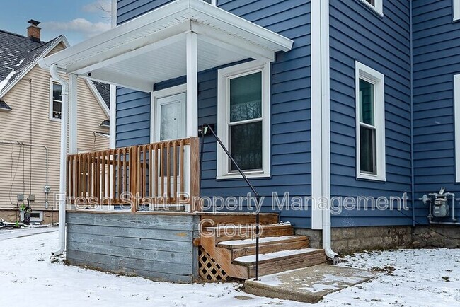 Building Photo - 1400 Lafayette Ave NE Rental