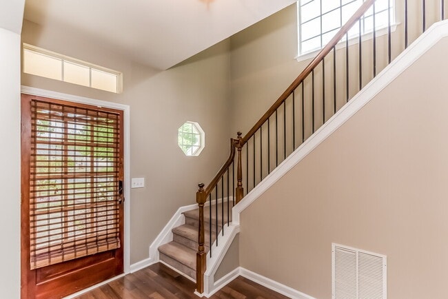 Photo - 332 Pinehurst Way