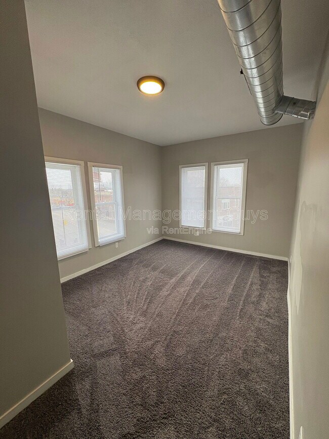 Photo - 1500 W Broadway