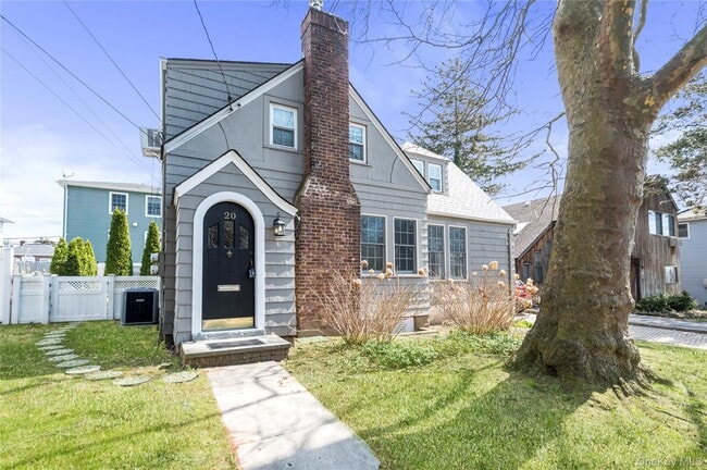 Building Photo - 20 Oldwood Rd S Unit 1st Floor