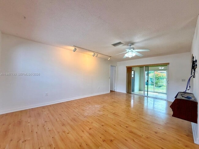 Photo - 11730 NW 33rd St