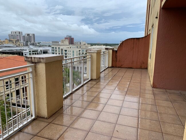 Large Patio - 7350 SW 89th St Unit 1007SToscanoCondo