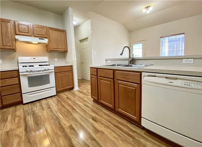 Photo - 611 Zennia St Unit #A