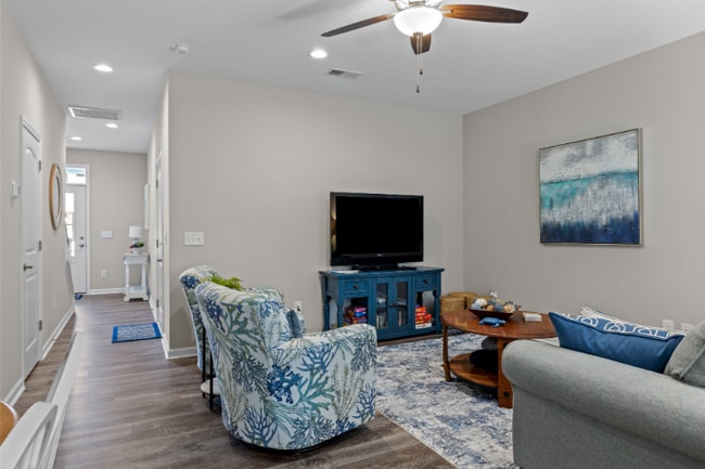 Photo - 307 Fishing Duck