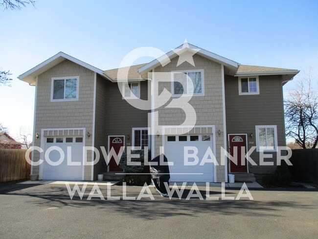 Building Photo - Hov908 Unit 910