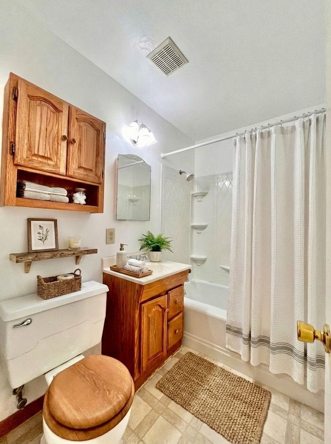 Photo - Cozy 2 bed 1 bath Home with Fenced Yard!