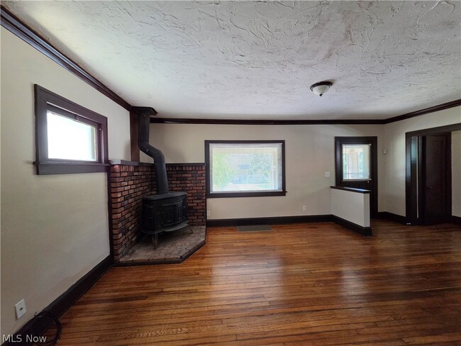 Photo - 5223 Paine Ave