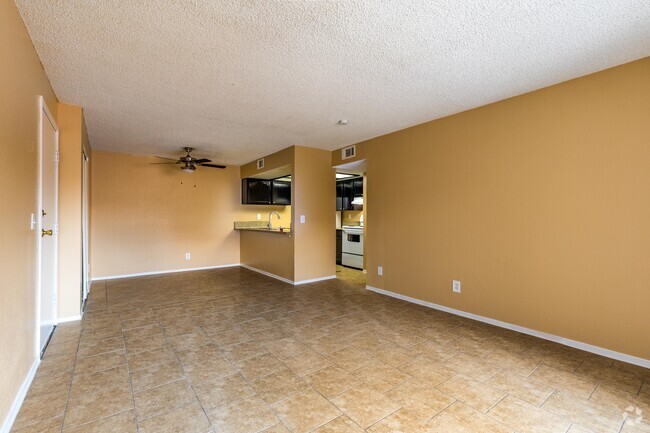 2 BR, 2 BA - 914SF