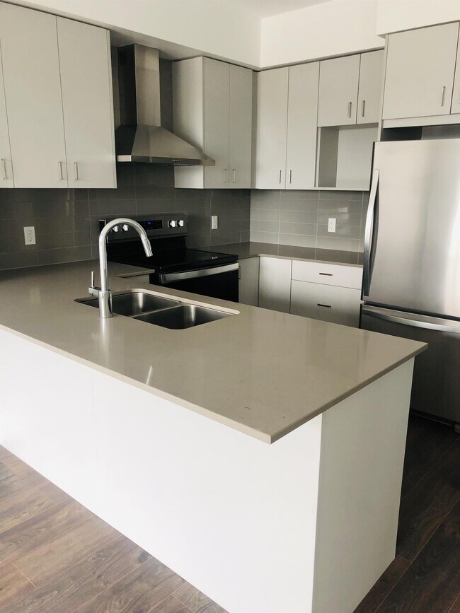 Photo - 50-650 Grand Ave S