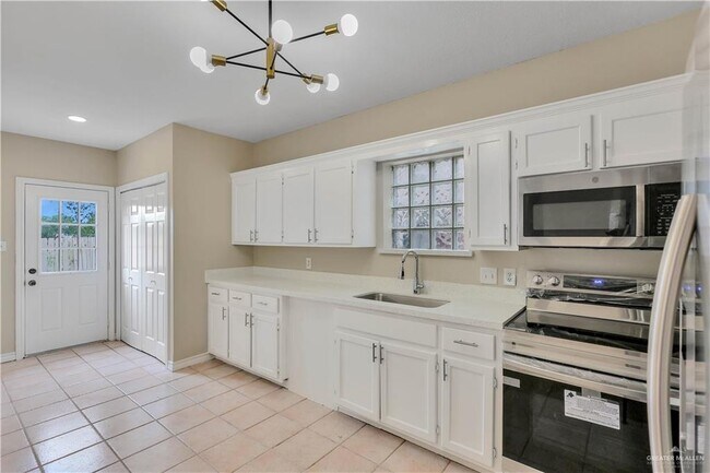 Photo - 23 Black Oak Ln