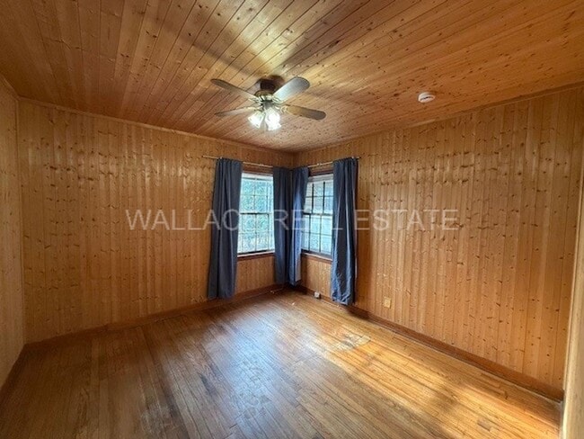 Photo - CUTE 1940'S BUNGALOW IN SHANNONDALE COMMUNITY IN N. KNOXVILLE!!