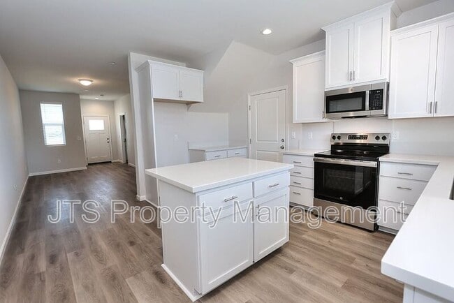 Photo - 47 Brookbay Way