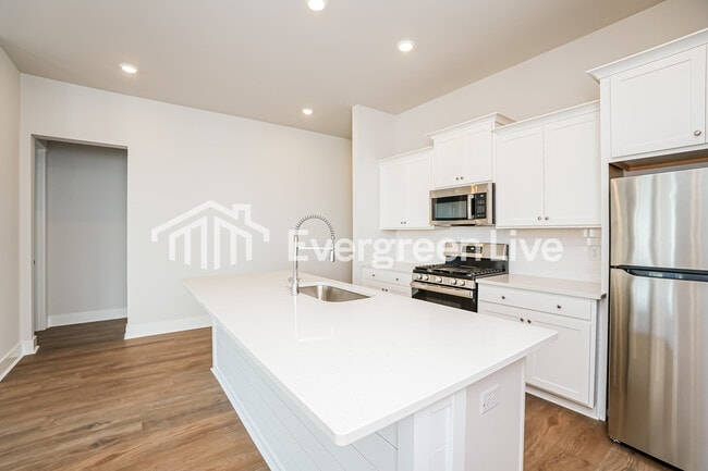 Photo - 130 Bloomsbury St