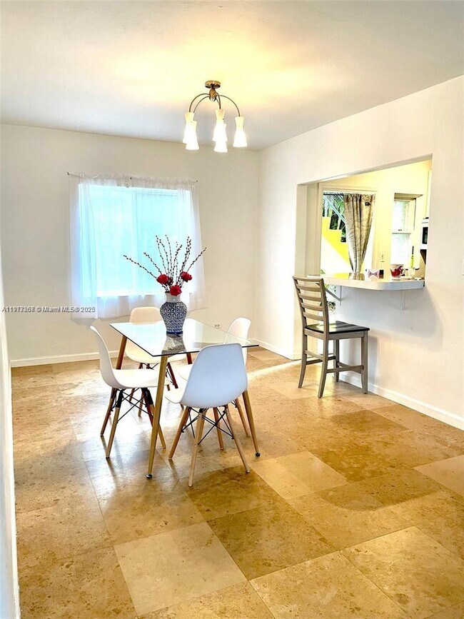 Photo - 717 NE 16th Ave Unit 717A