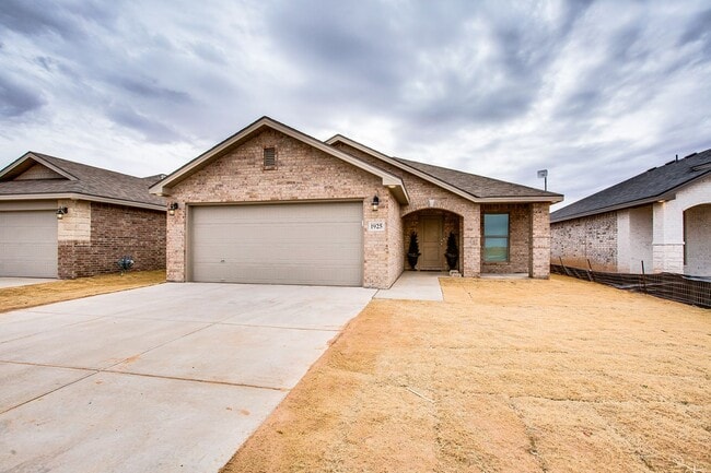 Building Photo - Available Now! 3/2/2 in Bell Farms!