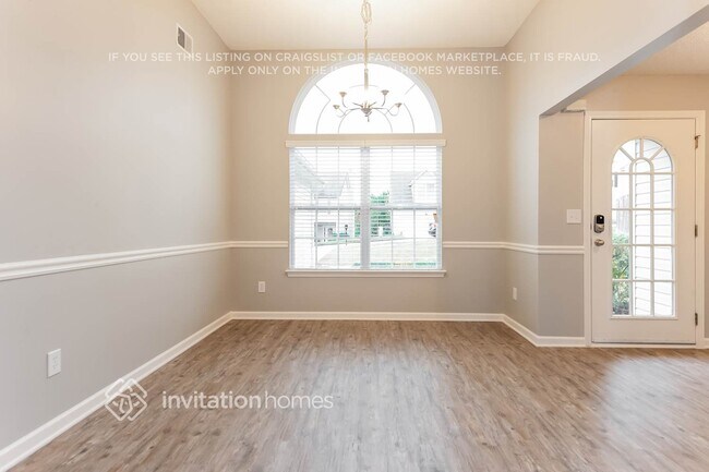 Photo - 4222 Arabian Way SW