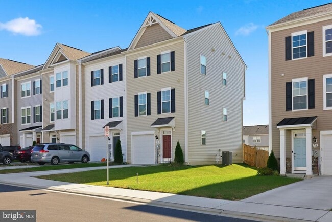 Building Photo - 38 Kirby Ct