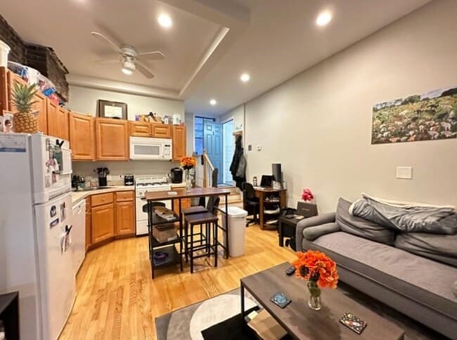 Building Photo - 204 Endicott St Unit 1 Rental