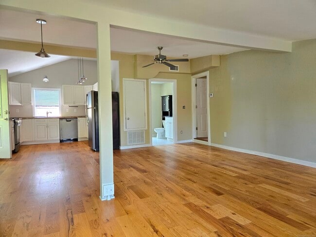 Photo - 190 Short Beach Rd