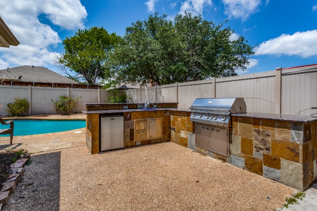 Photo - 105 Douglas Dr