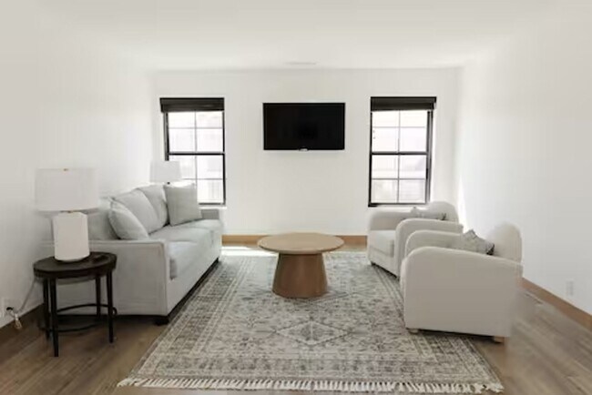 Building Photo - Vineyard Investors - 2 Unit 700 1/2 Liberty Street - 2