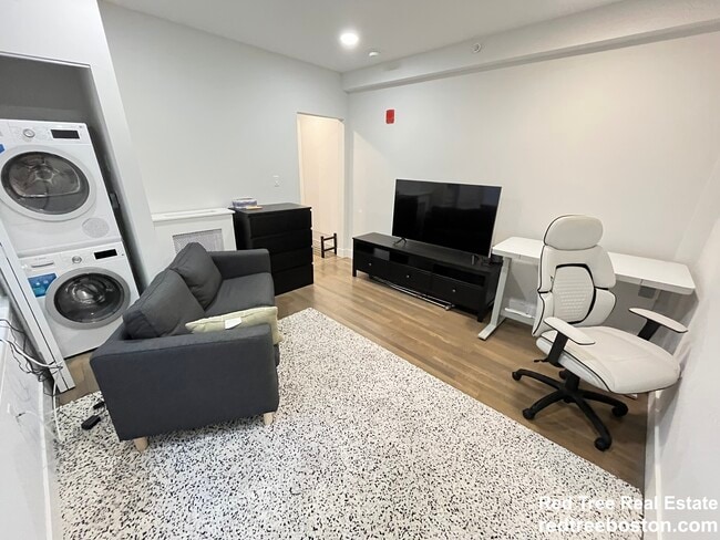 Photo - 19 Peterborough St Unit 11