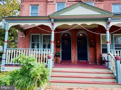 Photo - 822 N Van Buren St House