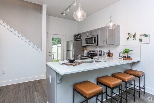 3BR, 2.5BA - 1,440 SF