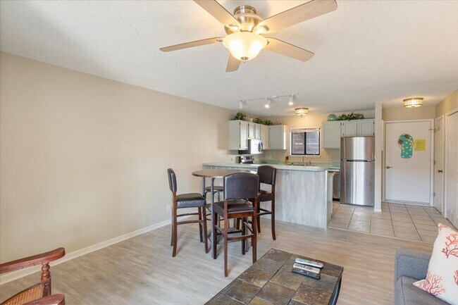 Photo - 611 Lazy Days Rd