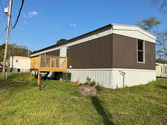Photo - 215 Hwy 290