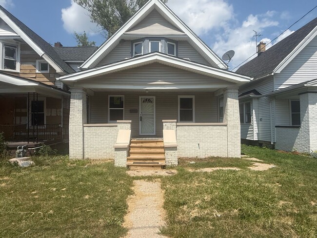 Building Photo - 247 E Pearl St