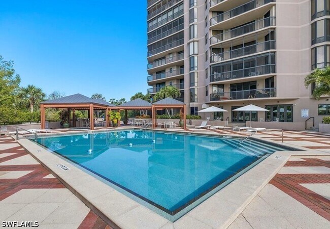 Building Photo - 6075 Pelican Bay Blvd Unit 1204