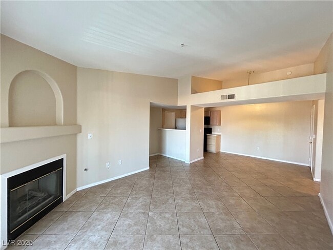 Building Photo - 950 Seven Hills Dr Unit 725