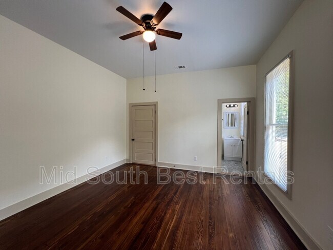 Photo - 2072 Cowden Ave Unit E