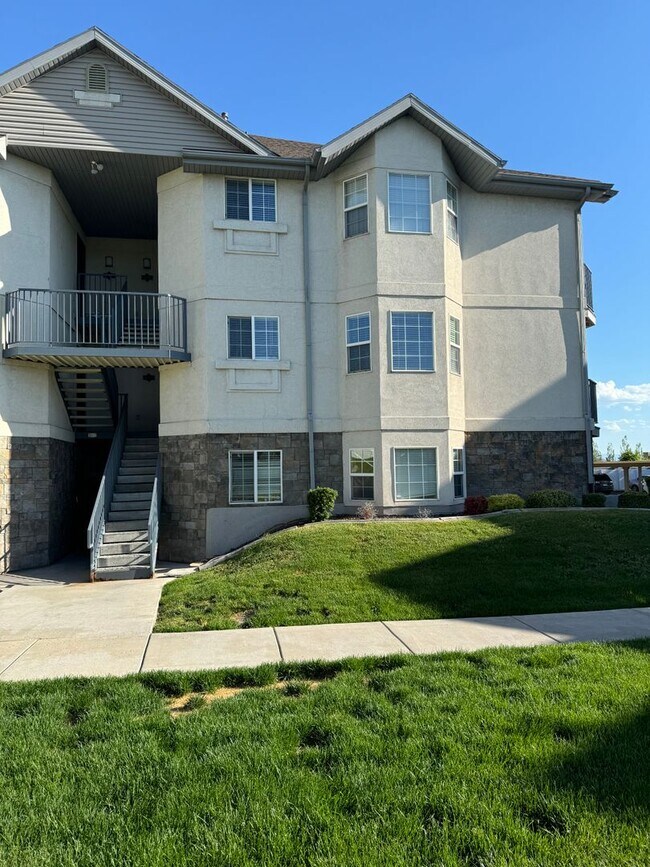 3 bed 2 bath apartment - 3 bed 2 bath apartment