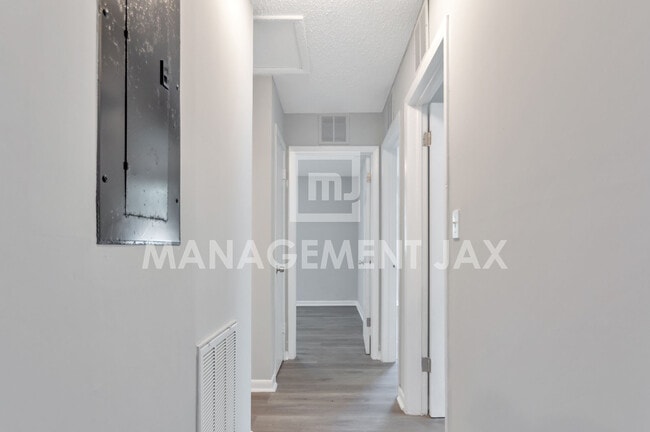 Photo - 1417 W 23rd St