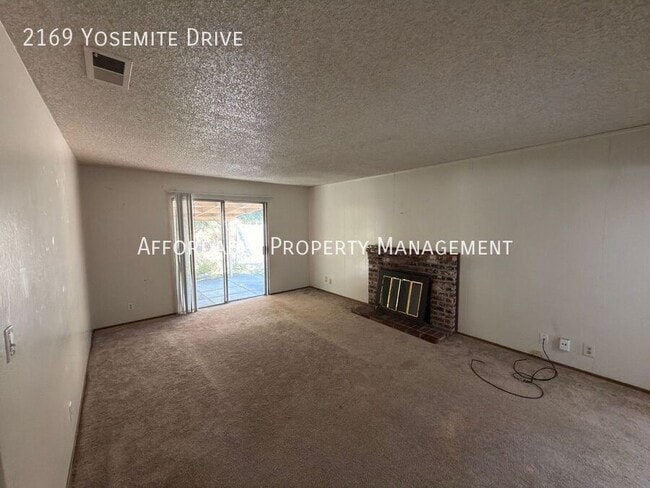Photo - 2169 Yosemite Dr